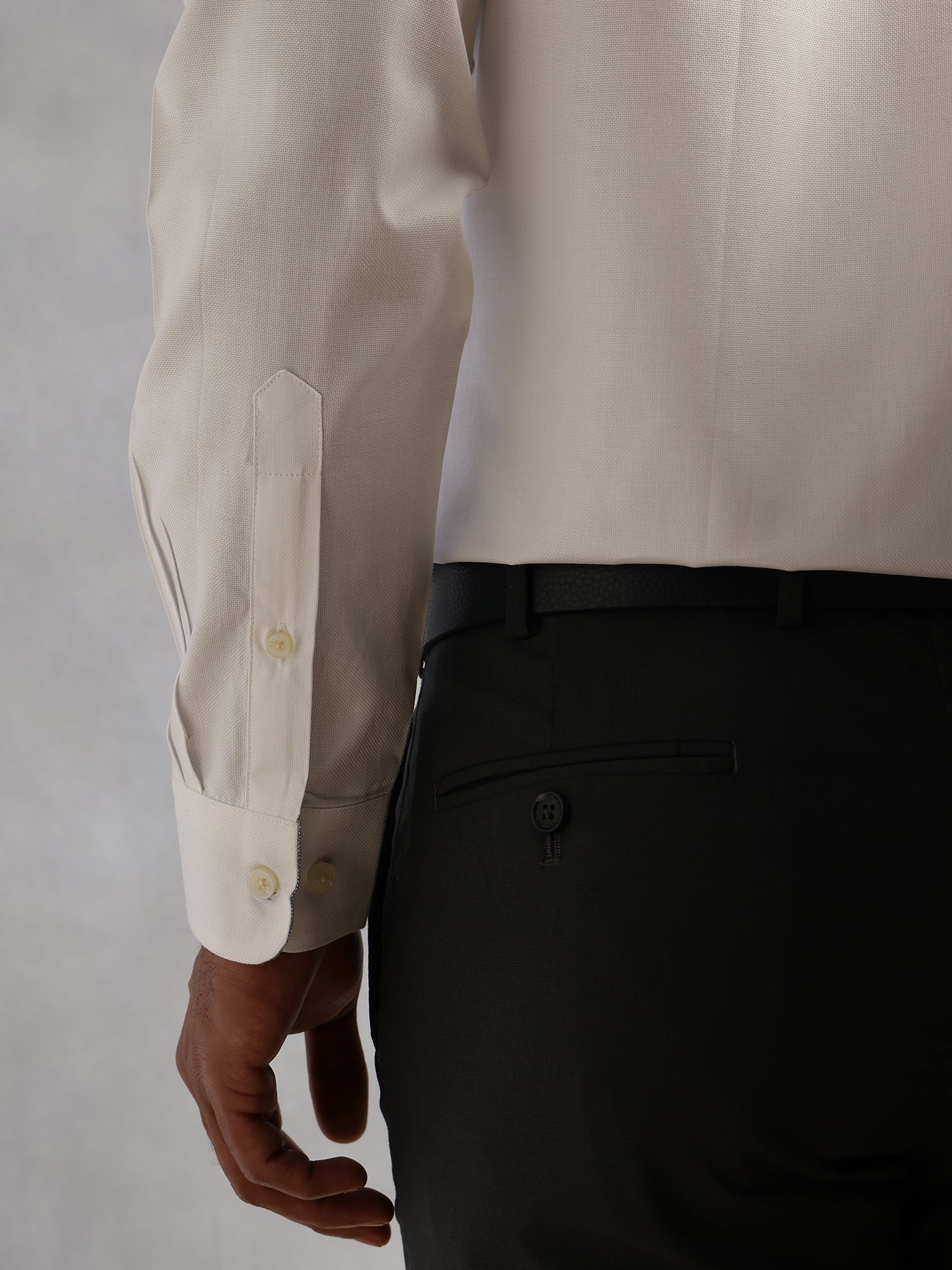 Thomas Scott Men White Regular Fit Long Sleeves Spread Collar with Contrast Fabric Solid 100% Cotton Formal Shirt