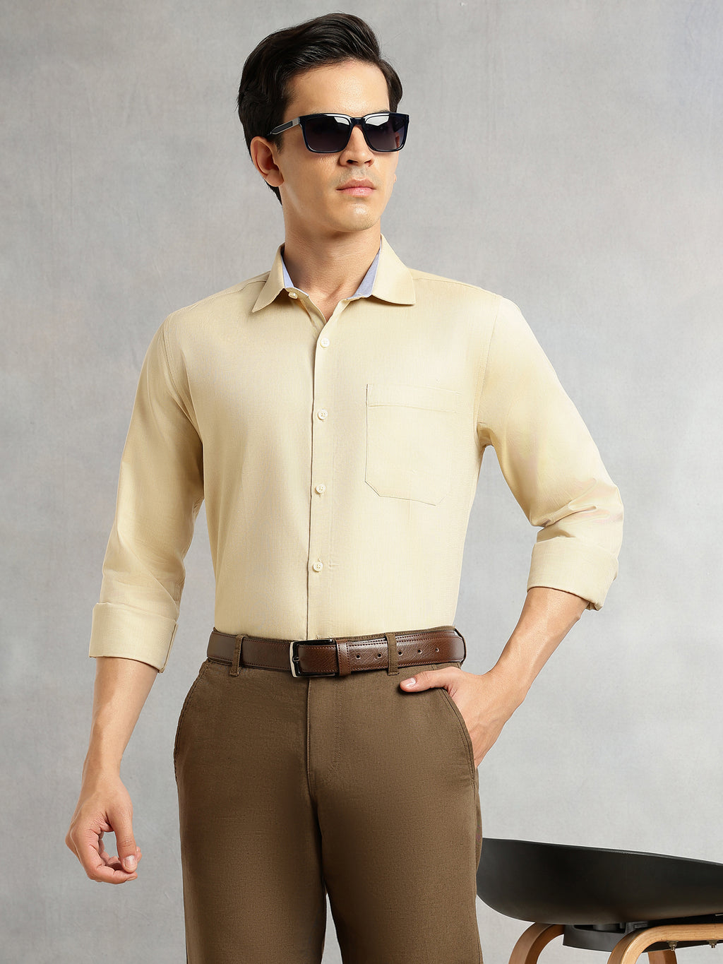 Thomas Scott Men Beige Regular Fit Long Sleeves Spread Collar with Contrast Fabric Solid 100% Cotton Formal Shirt