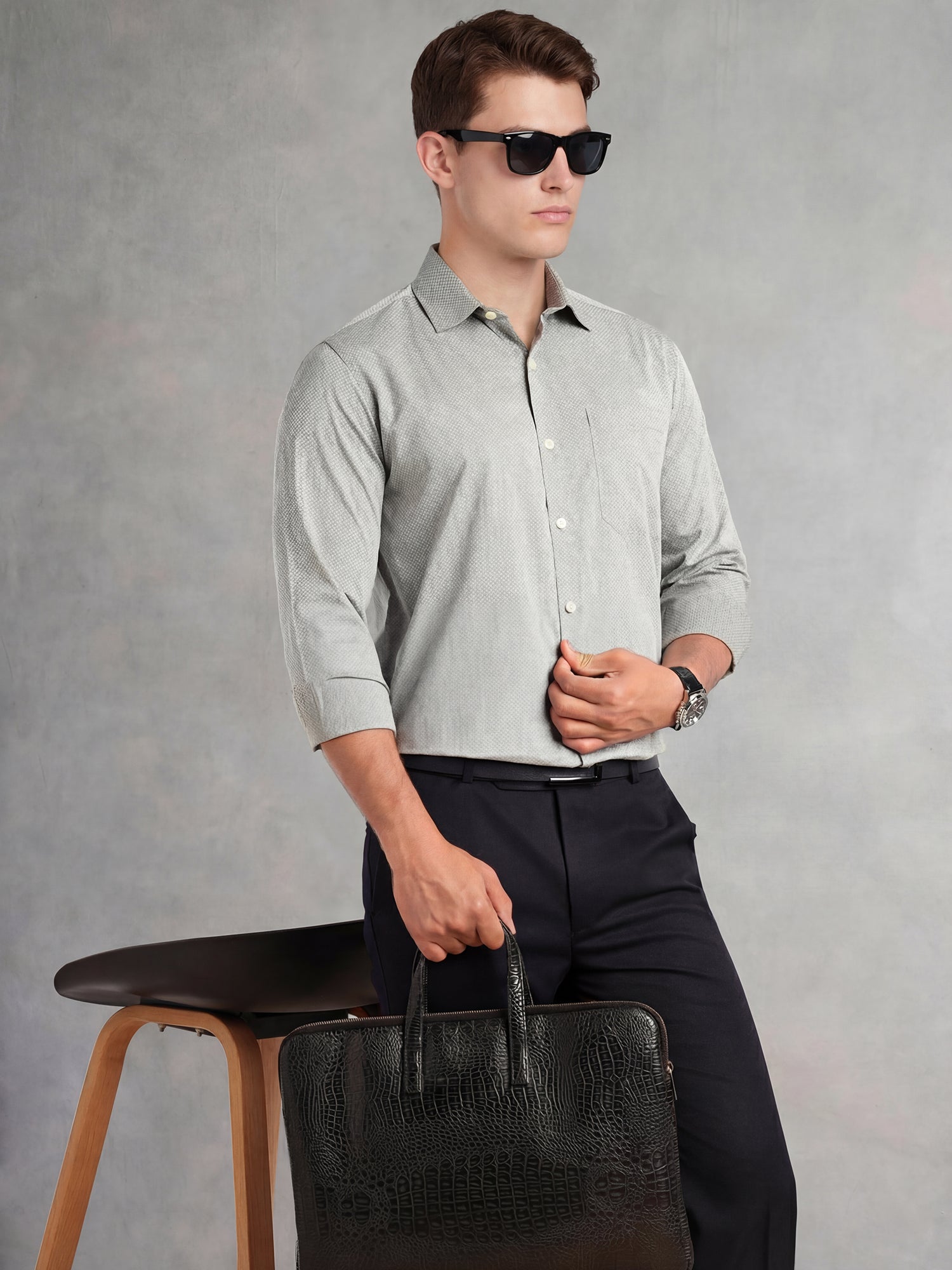 Thomas Scott Men Black Regular Fit Long Sleeves Spread Collar with Twill Tape Solid 100% Cotton Formal Shirt