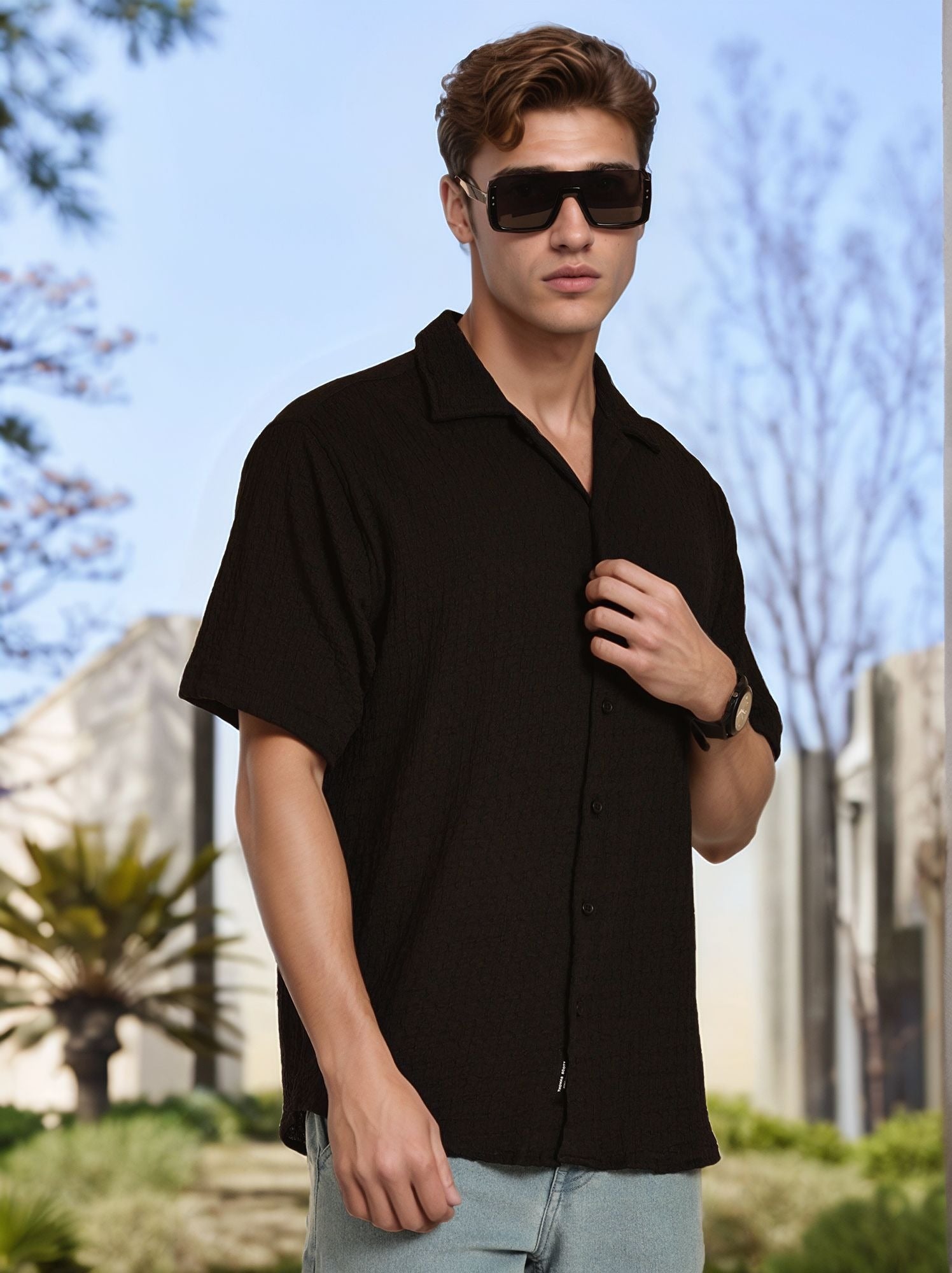 Thomas Scott Men Black Regular Fit Short Sleeves Cuban Collar Seersucker Shirt