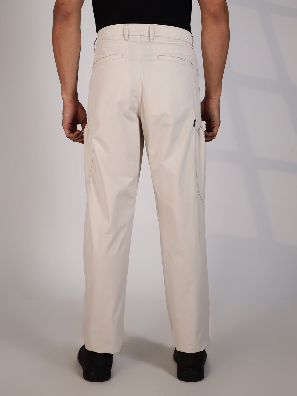 Thomas Scott Men Beige Mid-Rise Straight Fit Woven Cargo Trousers