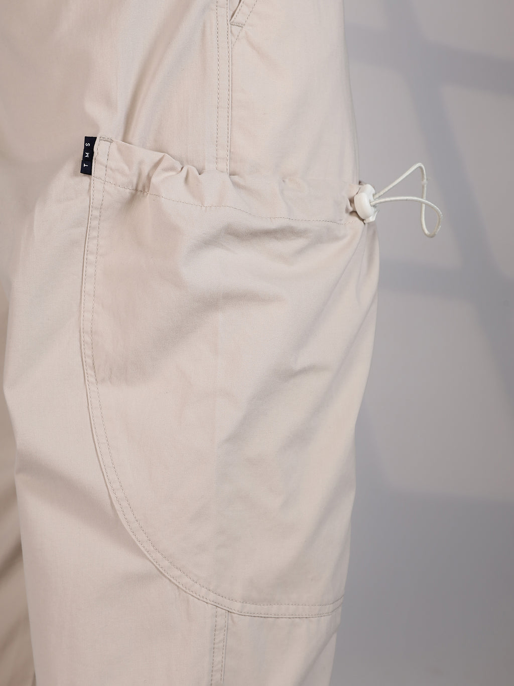 Thomas Scott Men Beige Mid-Rise Straight Fit Woven Cargo Trousers