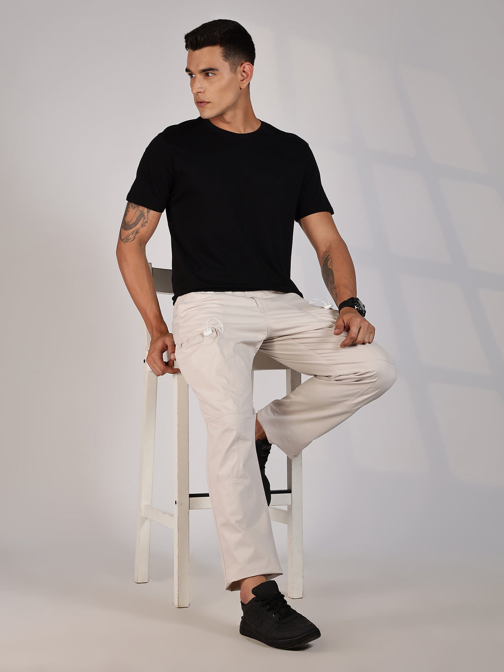 Thomas Scott Men Beige Mid-Rise Straight Fit Woven Cargo Trousers