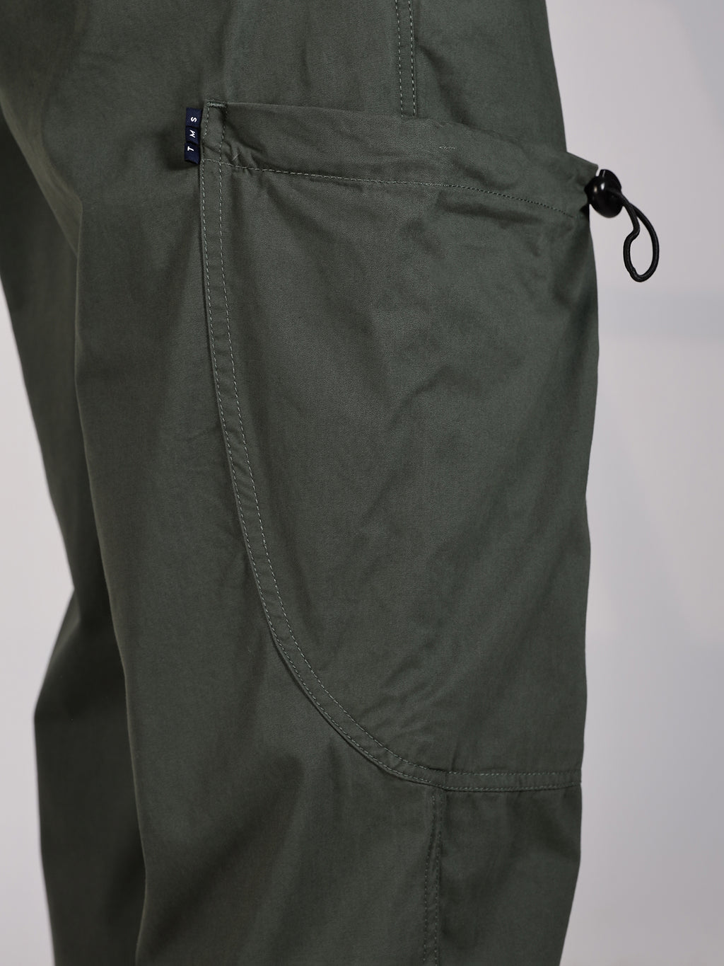Thomas Scott Men Olive Mid-Rise Straight Fit Woven Cargo Trousers