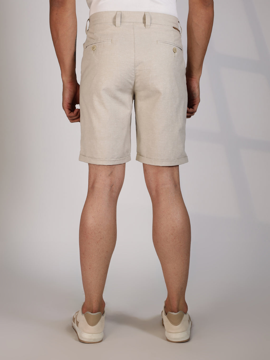 Thomas Scott Men Cream Mid-Rise Regular Fit Woven Linen Chino Shorts