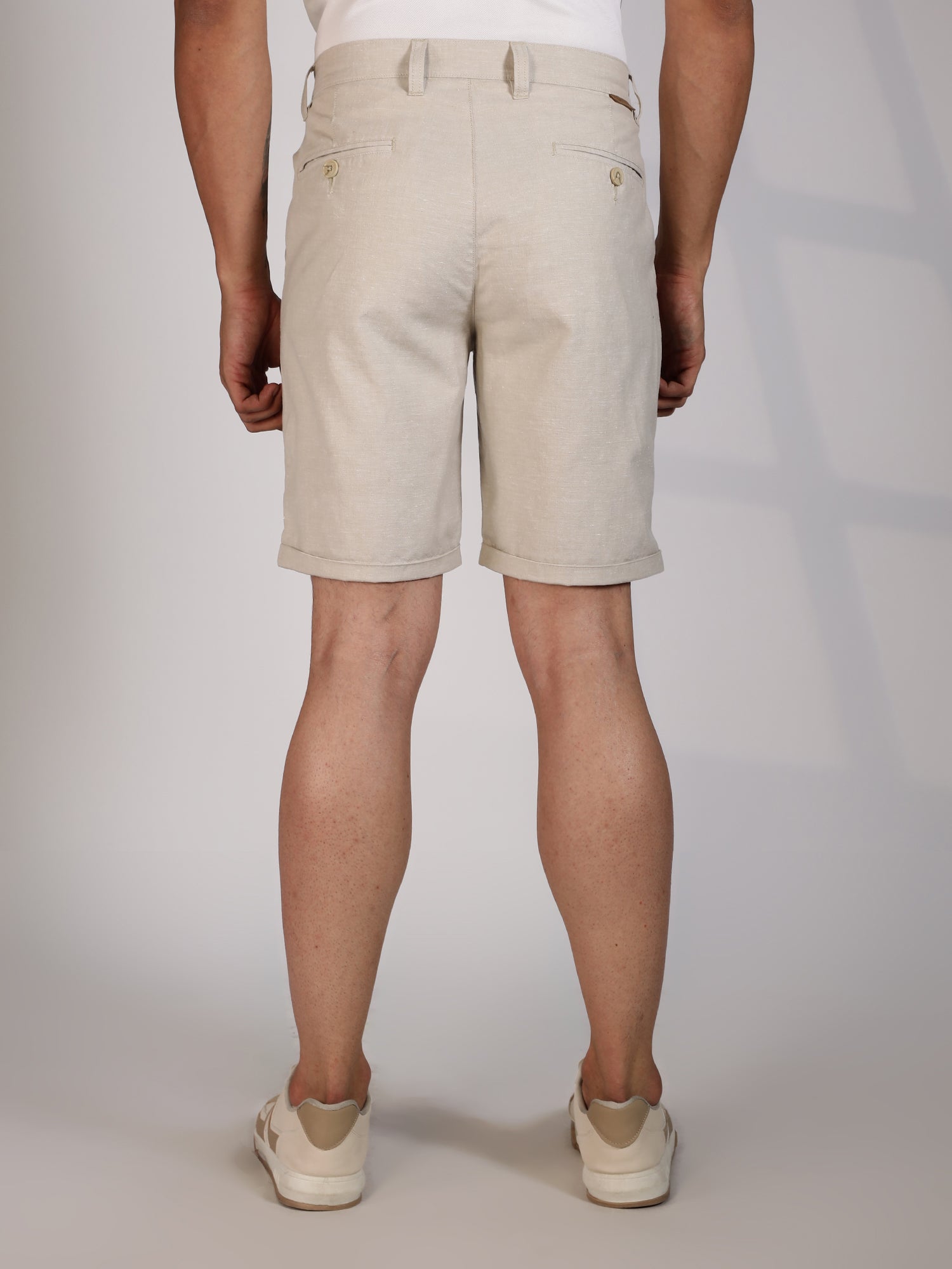 Thomas Scott Men Cream Mid-Rise Regular Fit Woven Linen Chino Shorts