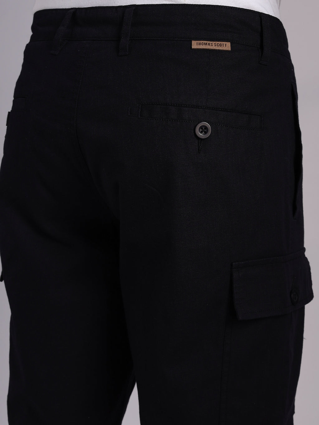 Thomas Scott Men Black Mid-Rise Regular Fit Solid Woven Linen Cargo Shorts