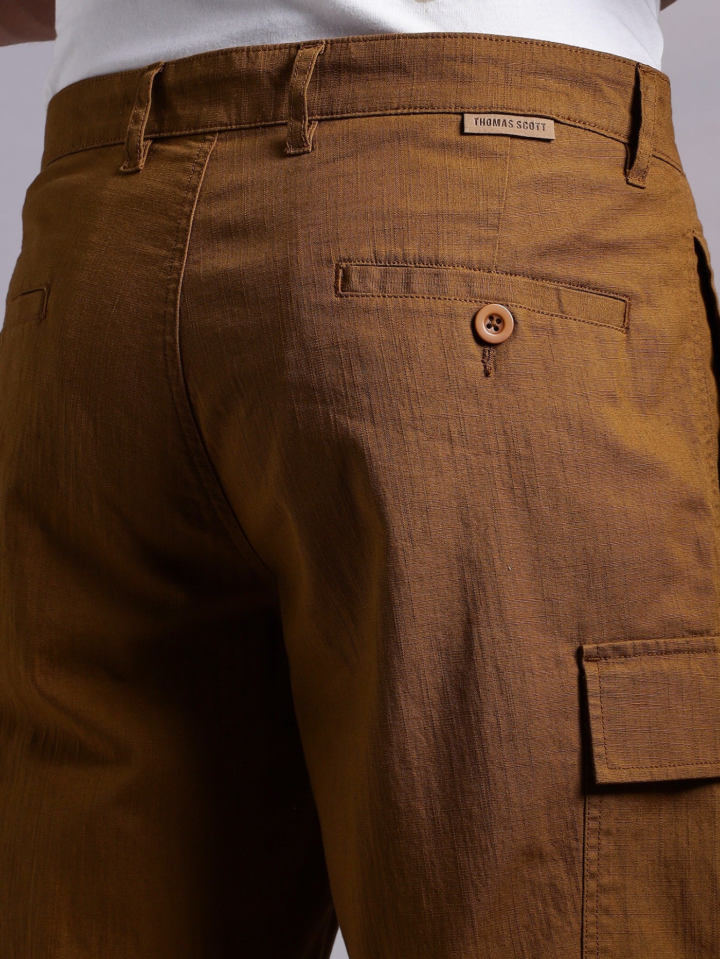 Thomas Scott Men Brown Mid-Rise Regular Fit Solid Woven Linen Cargo Shorts