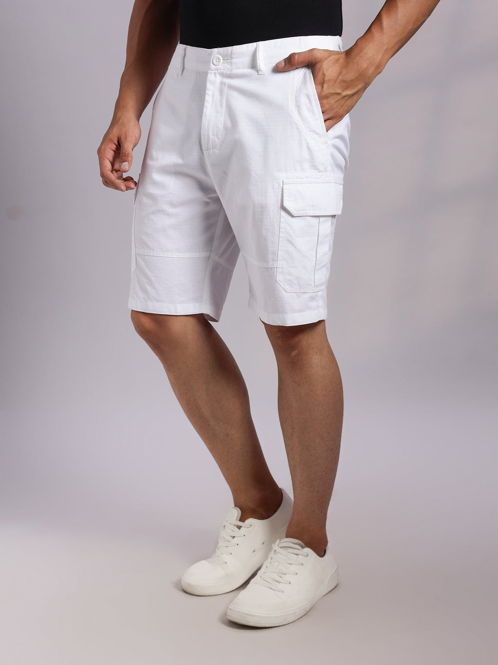 Thomas Scott Men White Mid-Rise Regular Fit Solid Woven Cargo Shorts