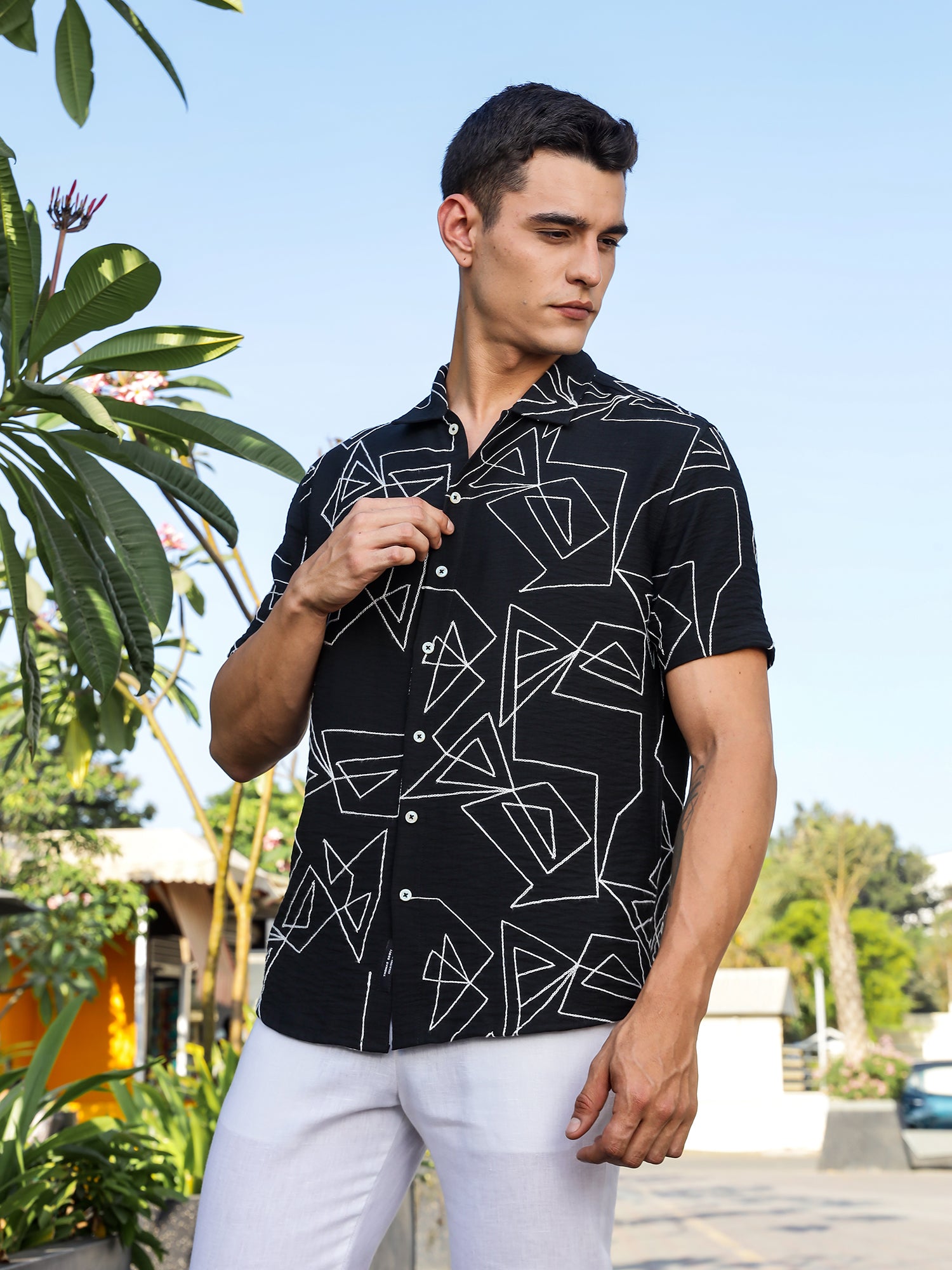 Thomas Scott Men Black Regular Fit Short Sleeves Spread Collar Embroidered Shirt