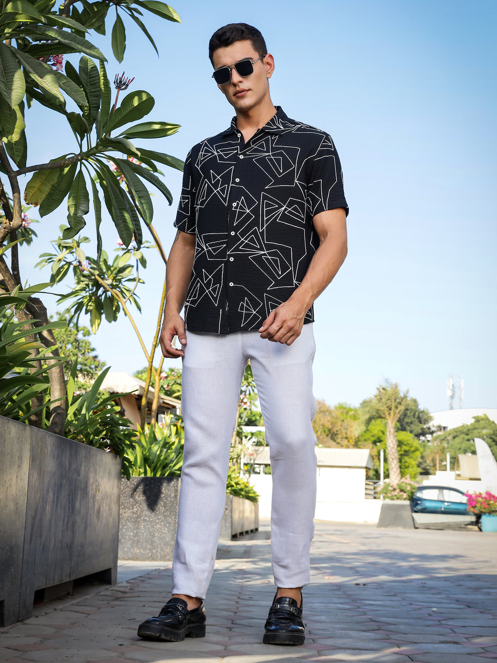 Thomas Scott Men Black Regular Fit Short Sleeves Spread Collar Embroidered Shirt