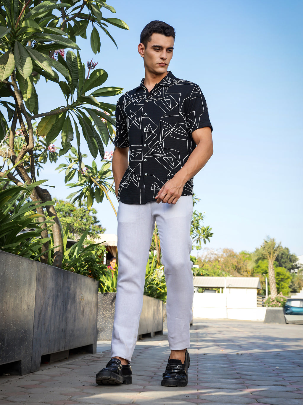 Thomas Scott Men Black Regular Fit Short Sleeves Spread Collar Embroidered Shirt