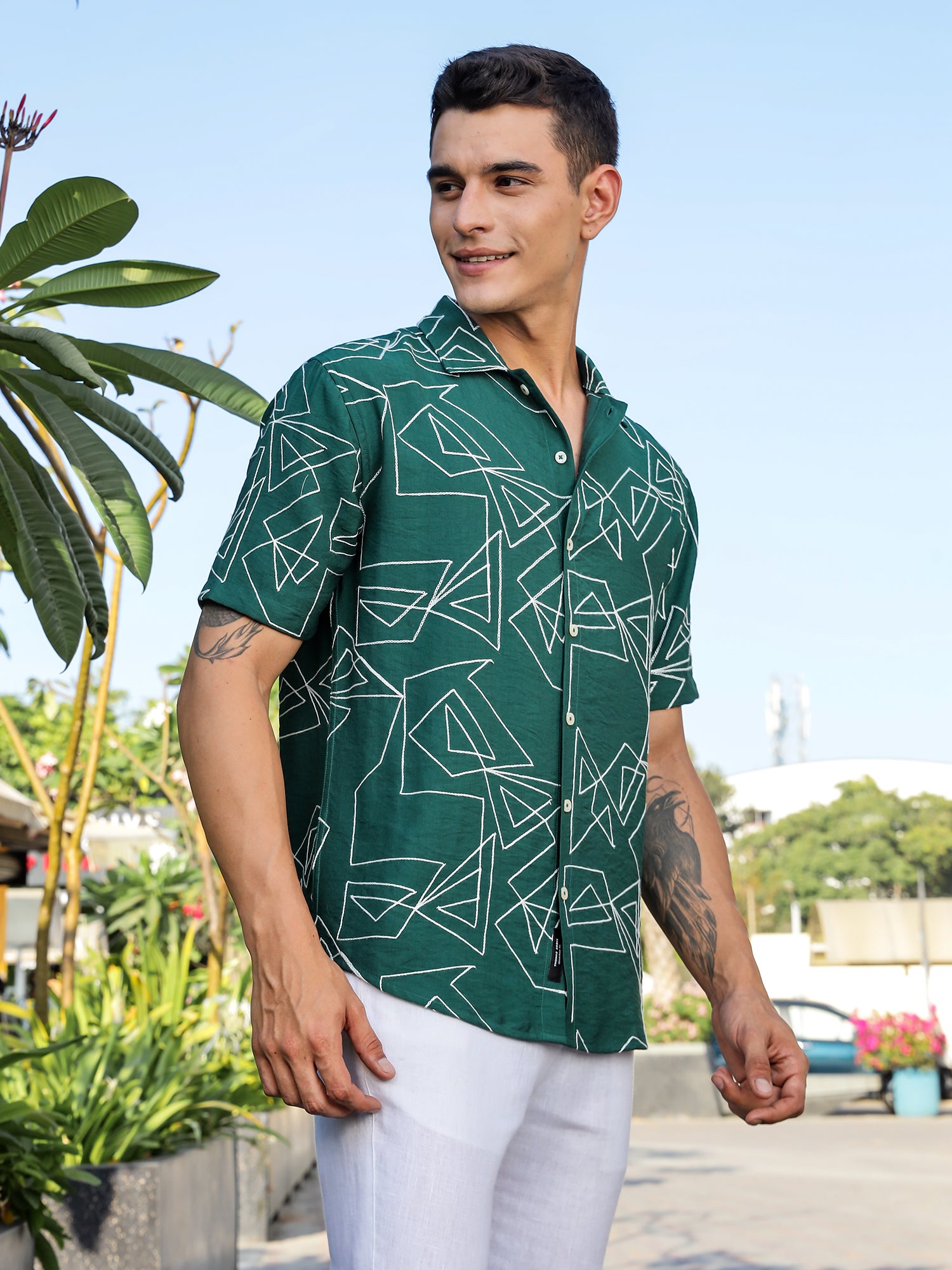Thomas Scott Men Green Regular Fit Short Sleeves Spread Collar Embroidered Shirt