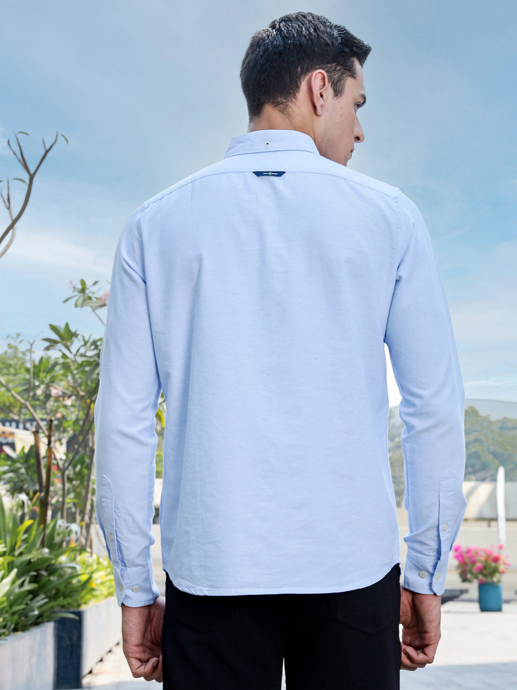 Thomas Scott Men SkyBlue Slim Fit Long Sleeves Button-Down Collar Solid Casual Shirt