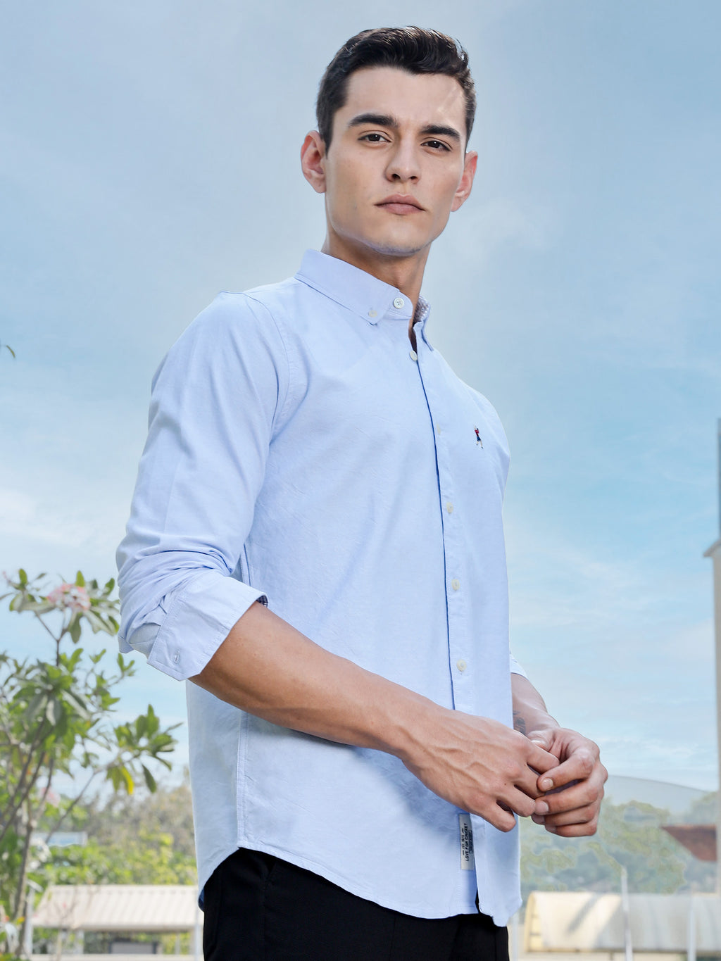 Thomas Scott Men SkyBlue Slim Fit Long Sleeves Button-Down Collar Solid Casual Shirt