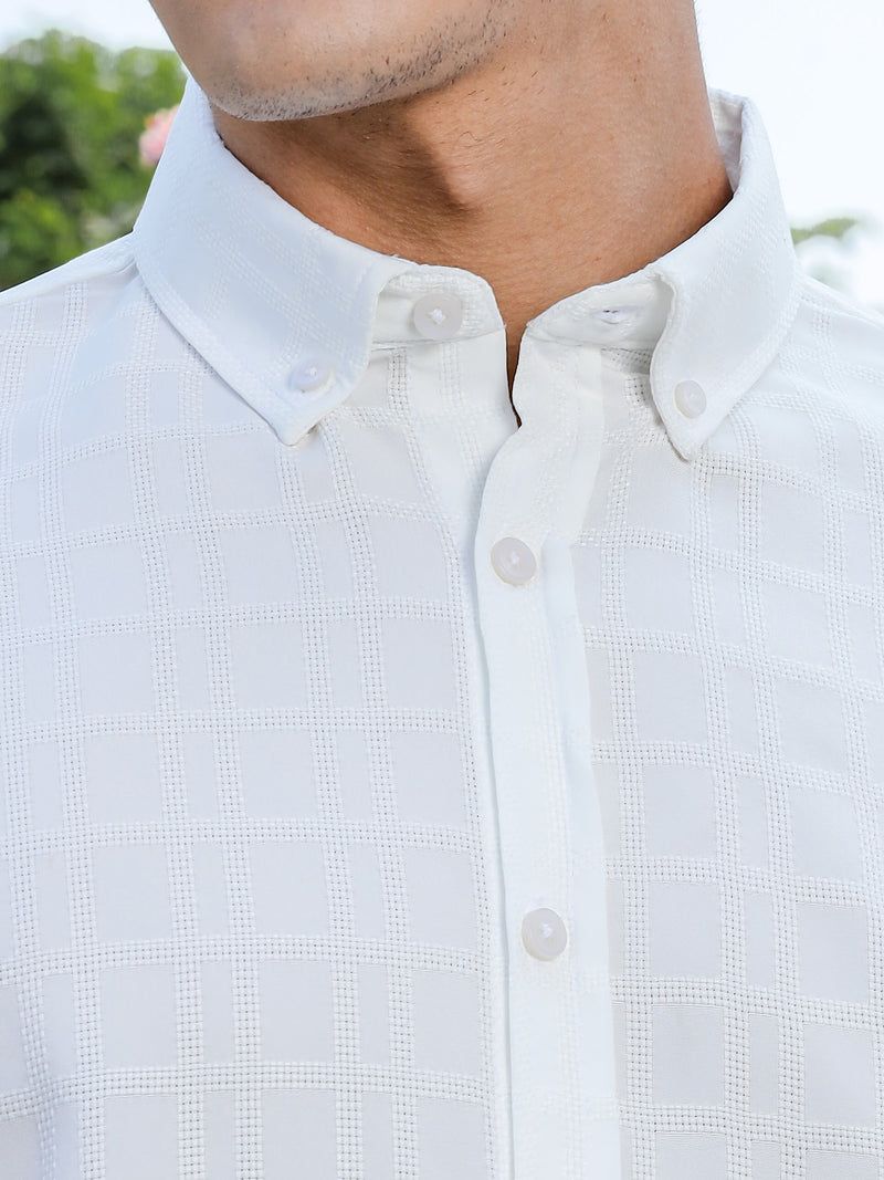 Thomas Scott Men White Slim Fit Short Sleeves Windowpane Checks Woven Casual Shirt