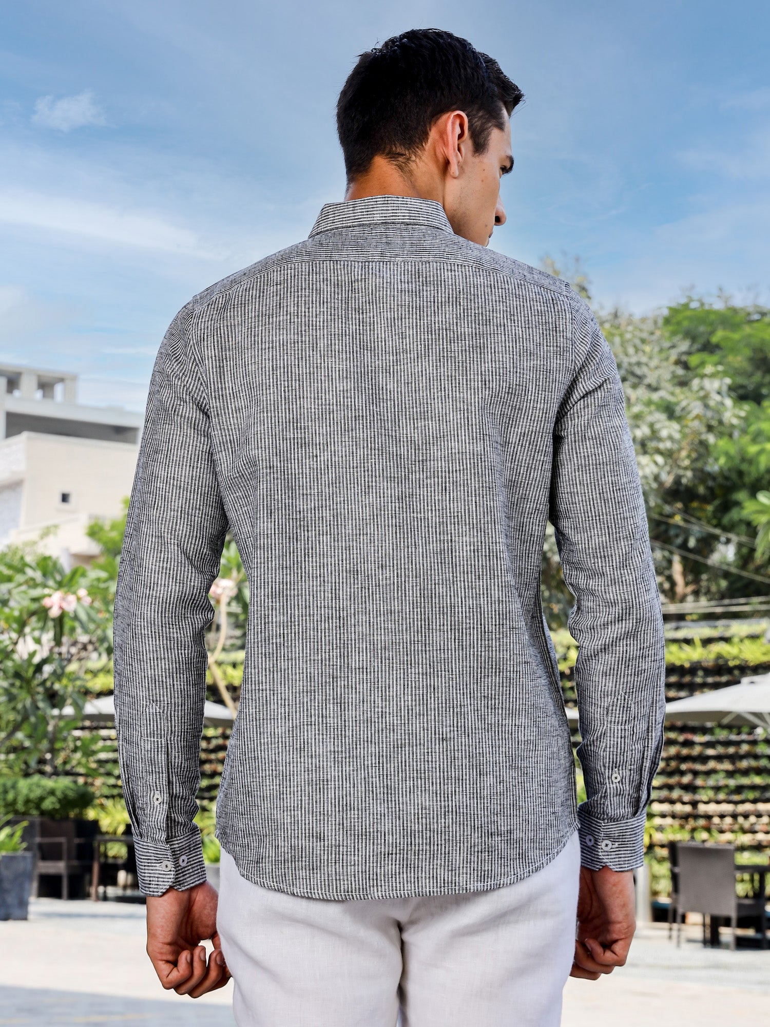 Thomas Scott Men Black Slim Fit Long Sleeves Pinstripes Linen Casual Shirt