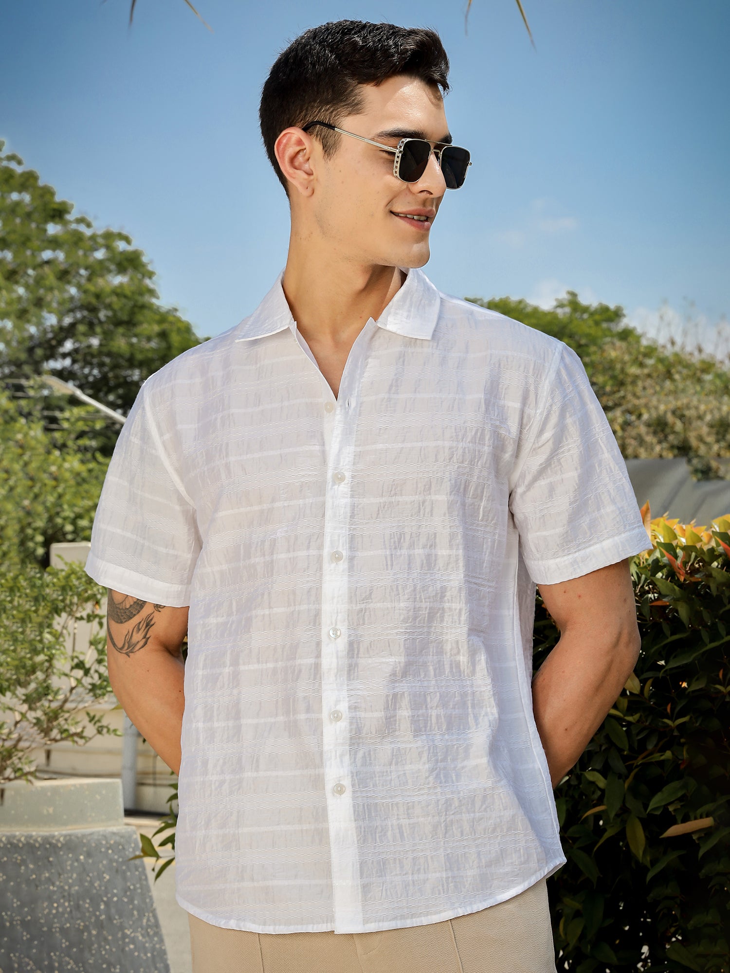 Thomas Scott Men White Slim Fit Short Sleeves Horizontal Stripes Casual Shirt