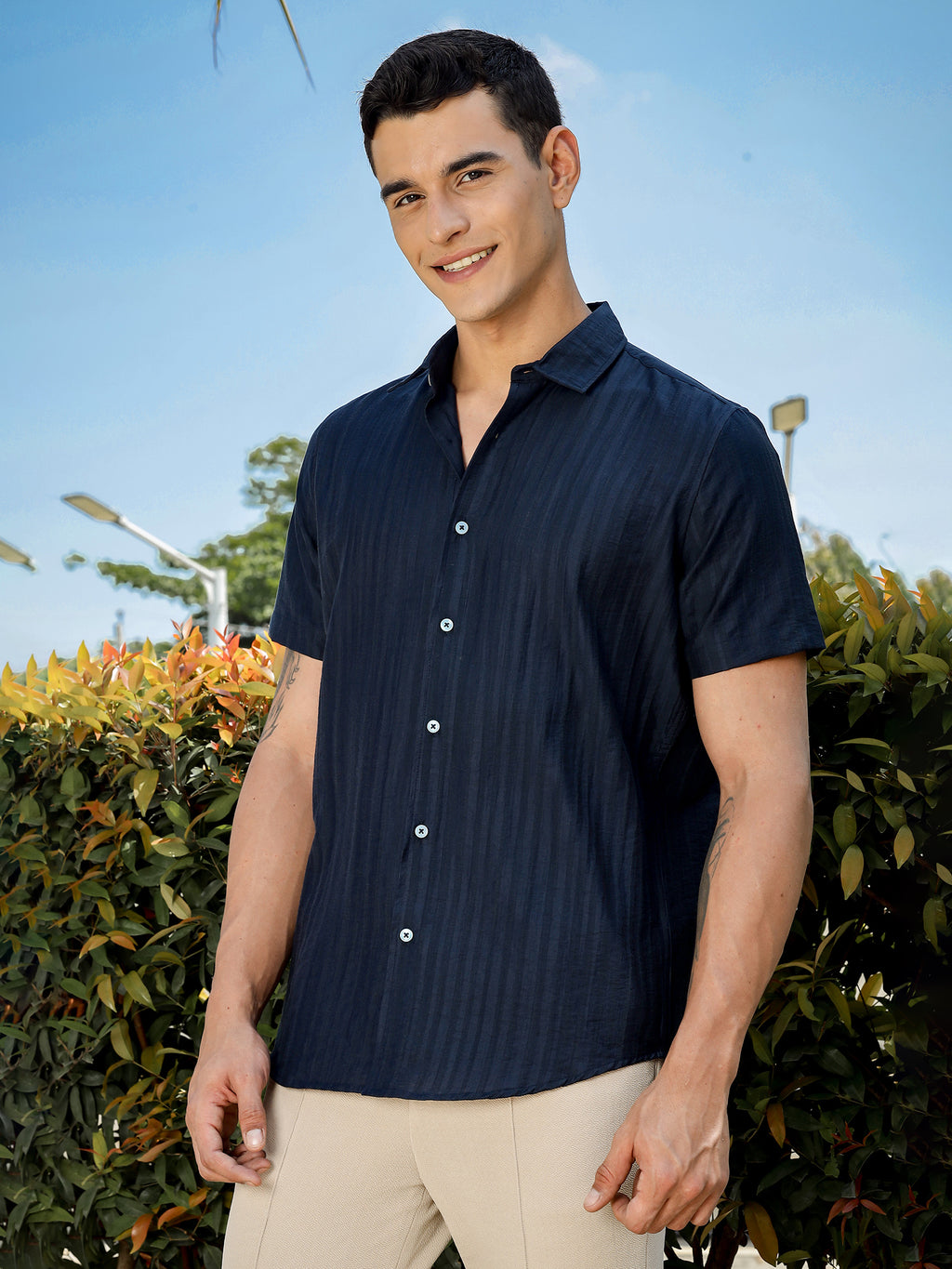 Thomas Scott Men Navy Slim Fit Short Sleeves Vertical Stripes Casual Shirt
