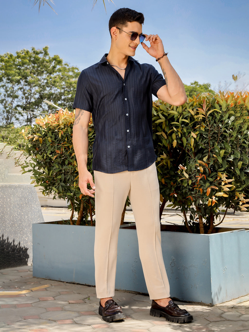 Thomas Scott Men Navy Slim Fit Short Sleeves Vertical Stripes Casual Shirt