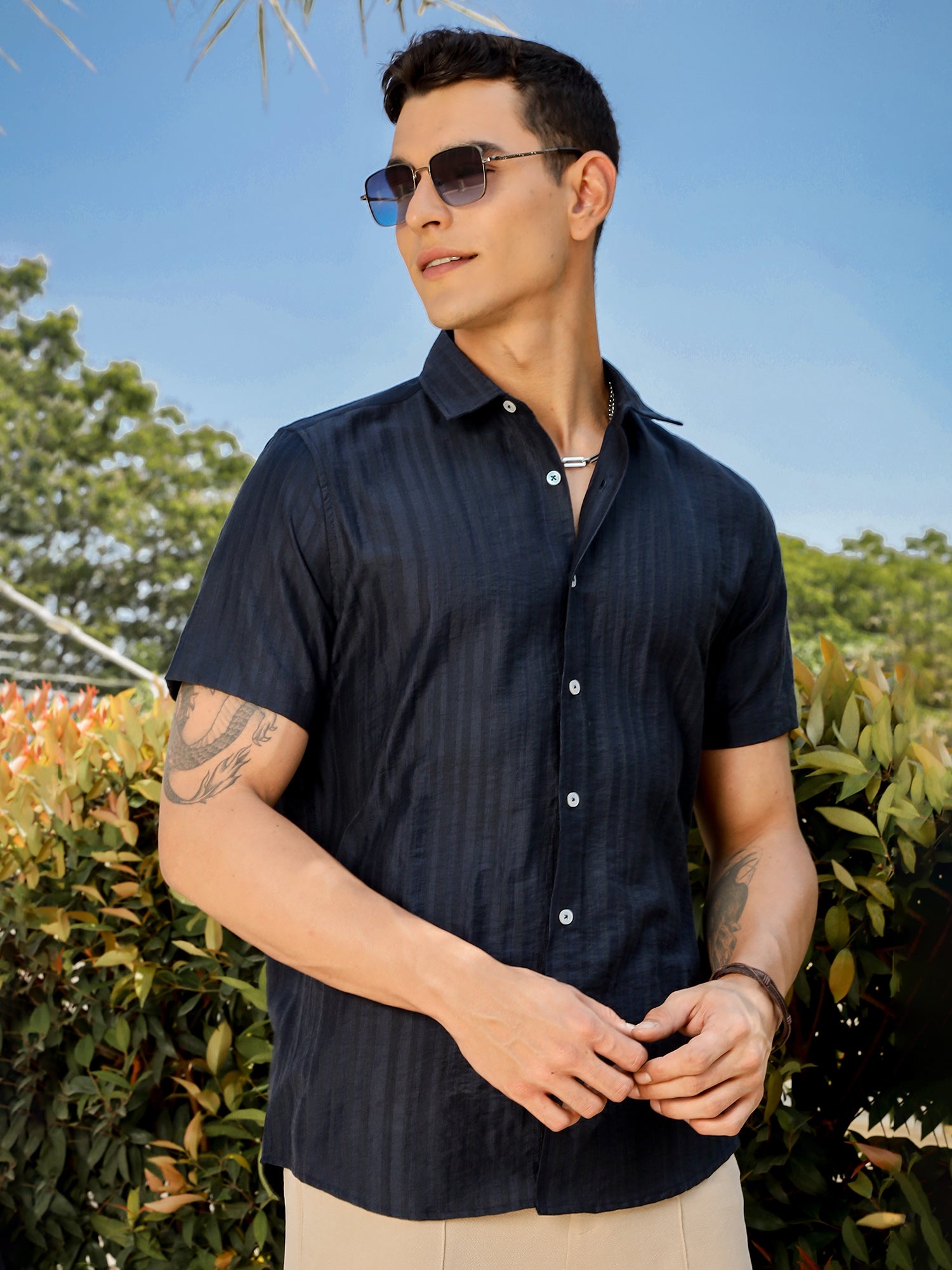 Thomas Scott Men Navy Slim Fit Short Sleeves Vertical Stripes Casual Shirt