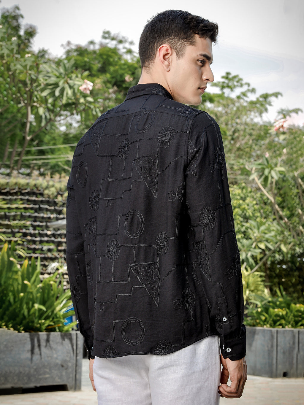 Thomas Scott Men Black Regular Fit Long Sleeves Cutaway Collar Embroidered Shirt