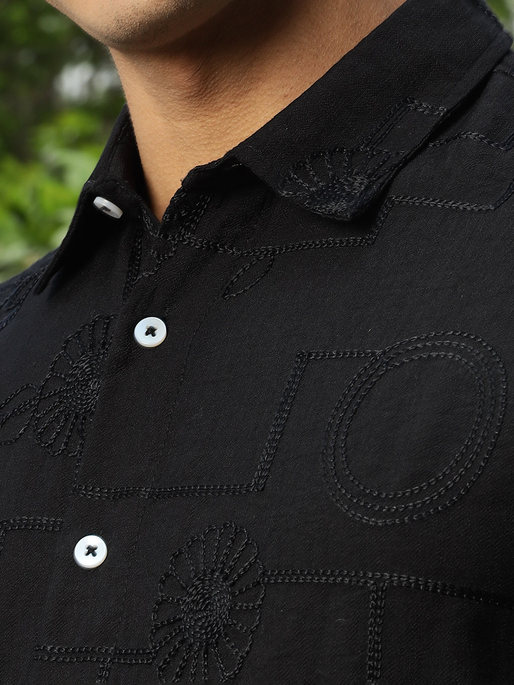 Thomas Scott Men Black Regular Fit Long Sleeves Cutaway Collar Embroidered Shirt