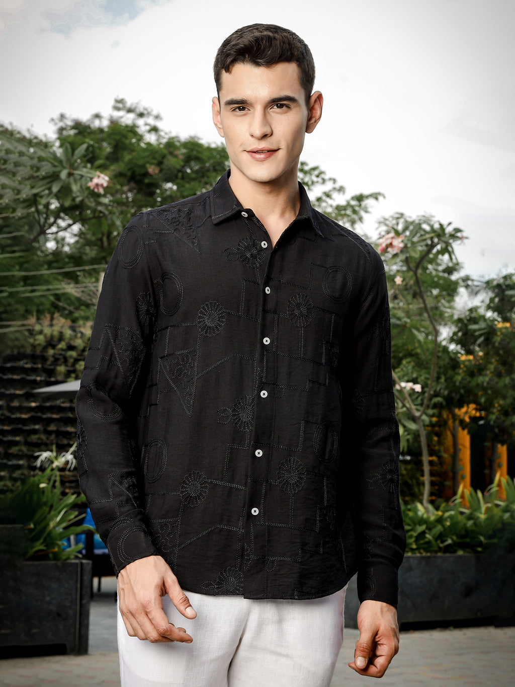 Thomas Scott Men Black Regular Fit Long Sleeves Cutaway Collar Embroidered Shirt