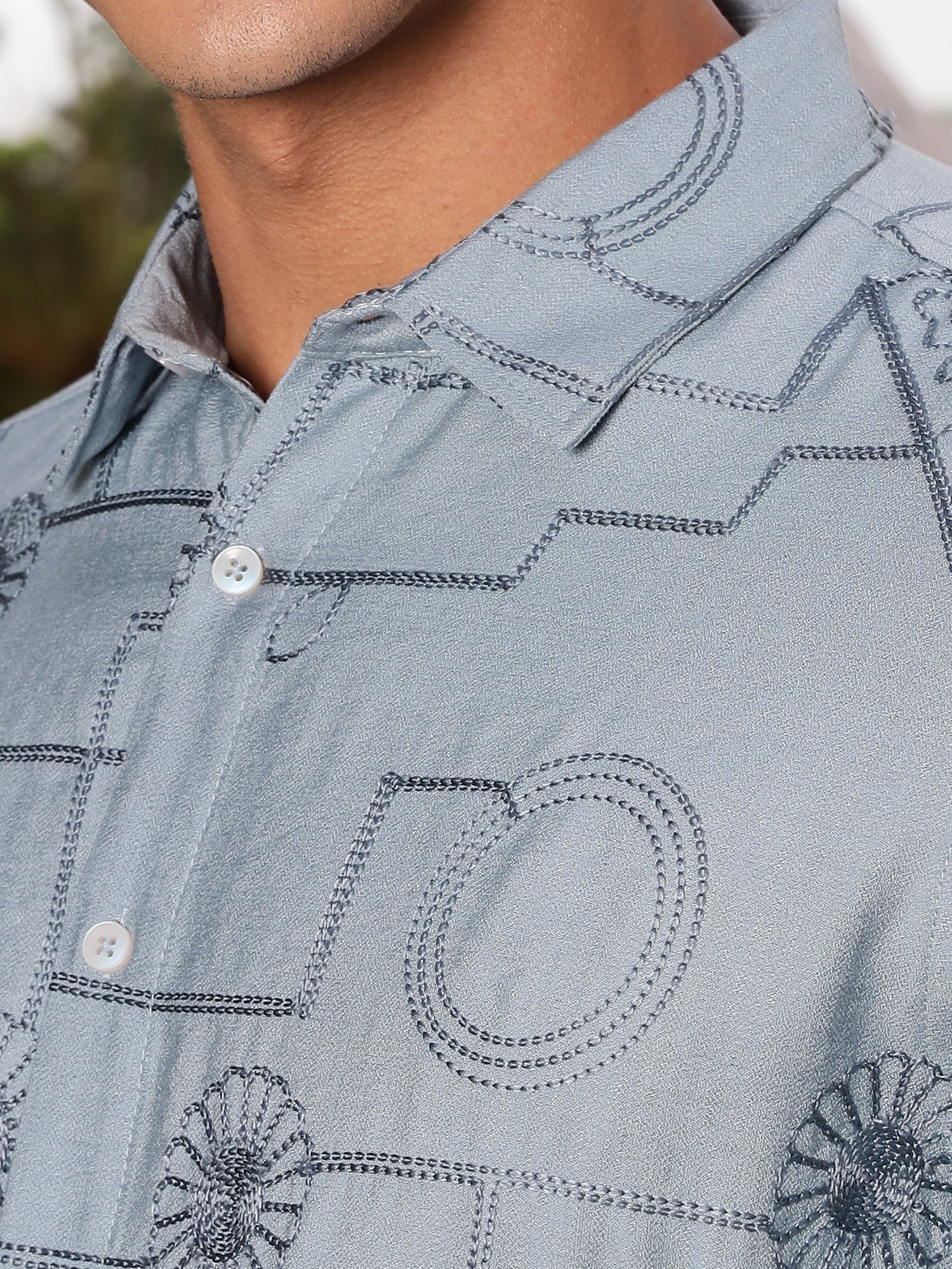 Thomas Scott Men Blue Regular Fit Long Sleeves Cutaway Collar Embroidered Shirt