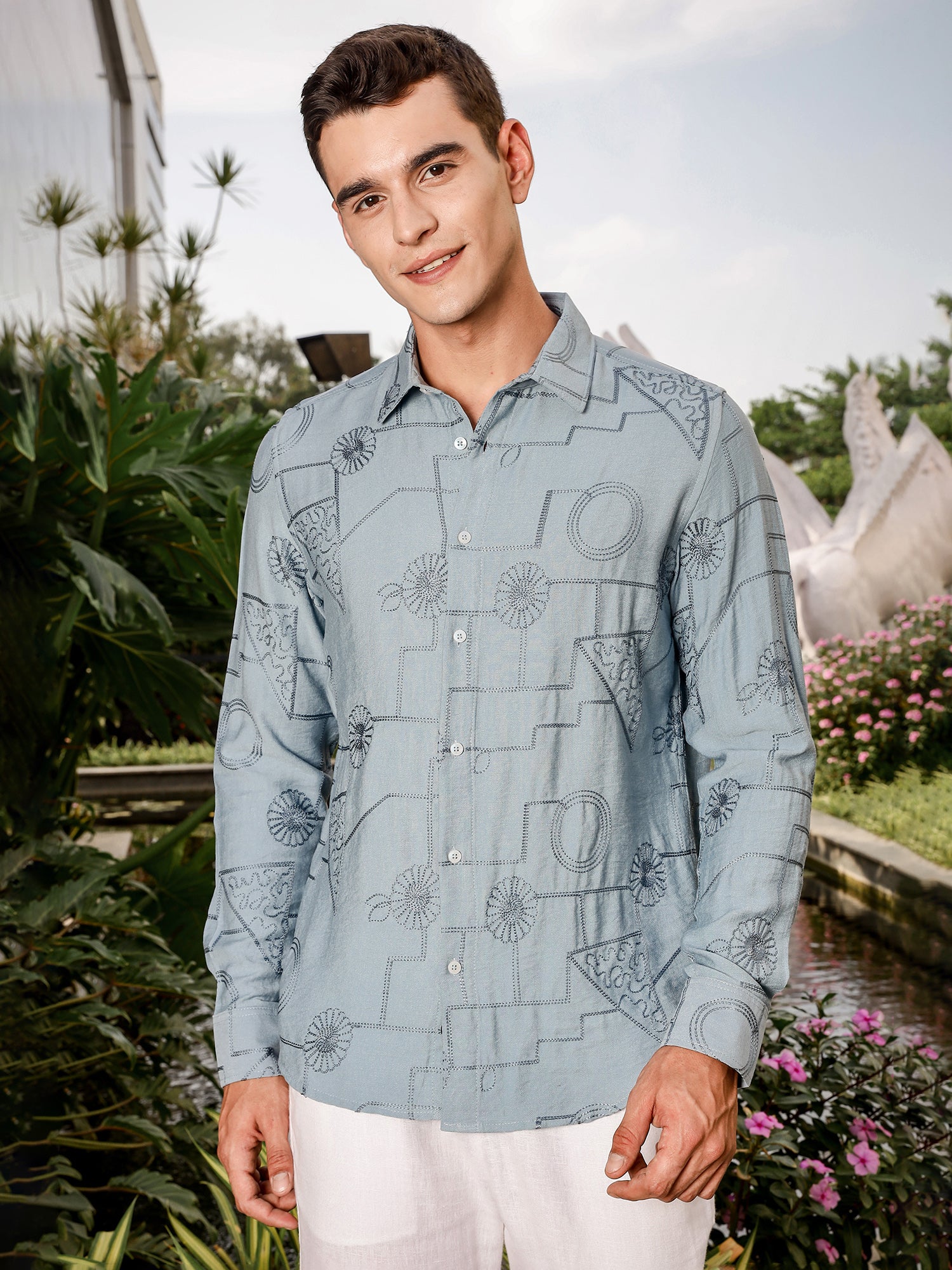 Thomas Scott Men Blue Regular Fit Long Sleeves Cutaway Collar Embroidered Shirt