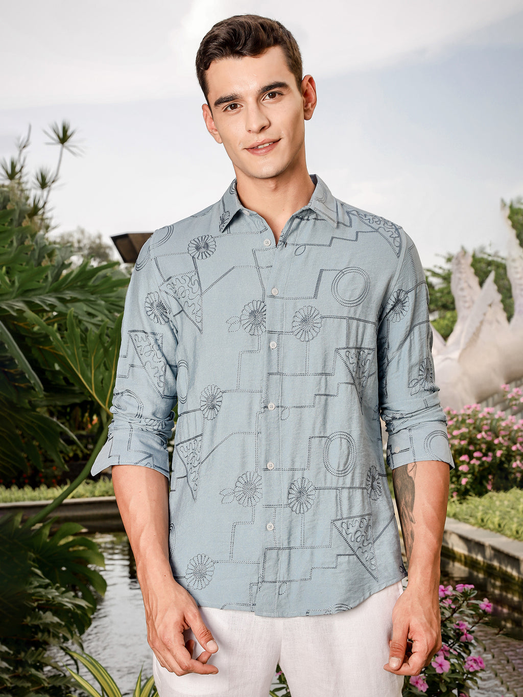 Thomas Scott Men Blue Regular Fit Long Sleeves Cutaway Collar Embroidered Shirt