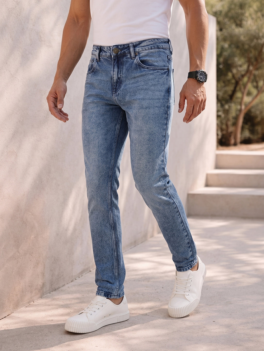 Mid Blue Smart Slim Fit Mid-Rise Clean Look Non Stretchable Jeans For Men