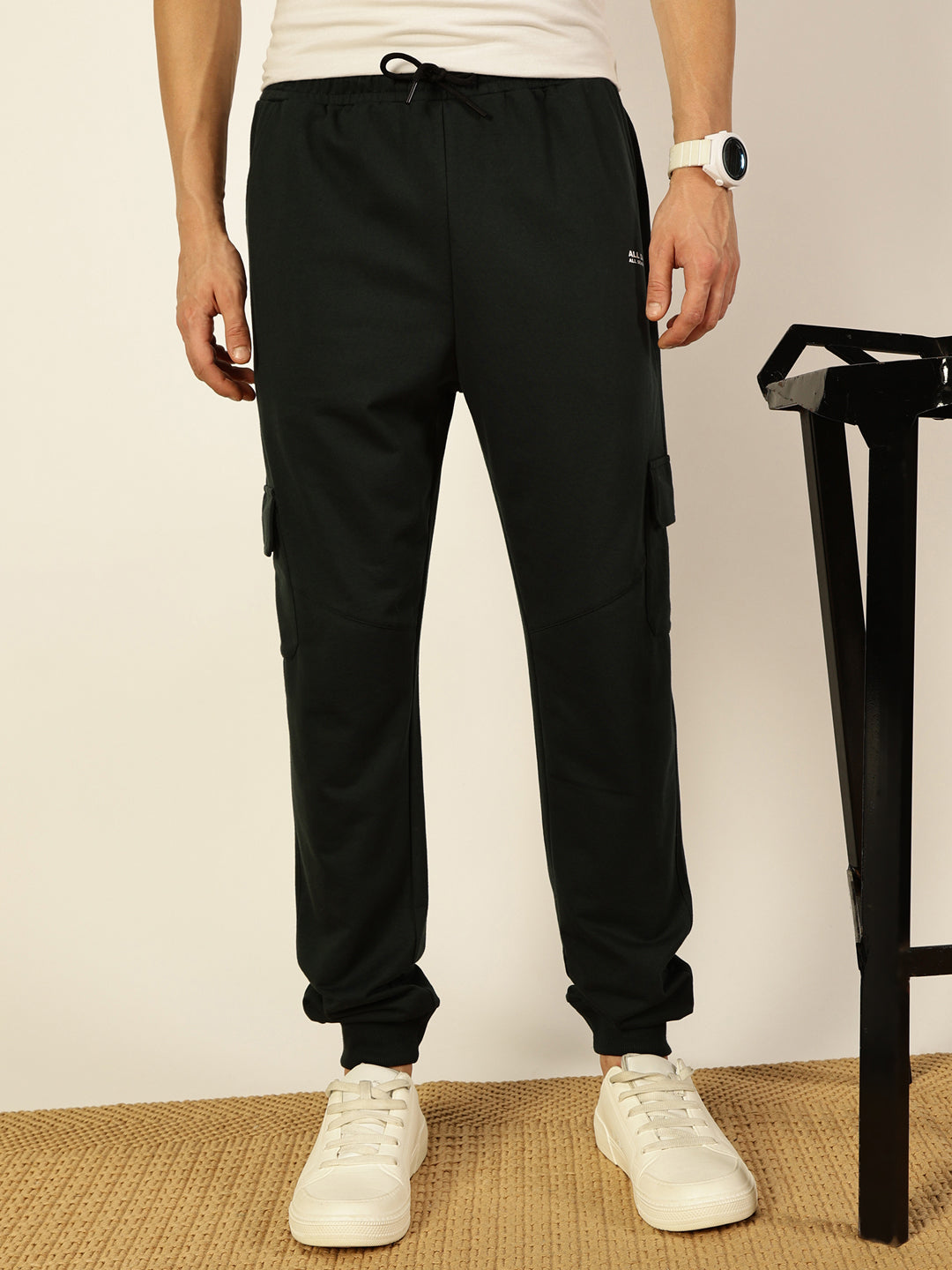 Thomas Scott Men Mid-Rise Track Pants