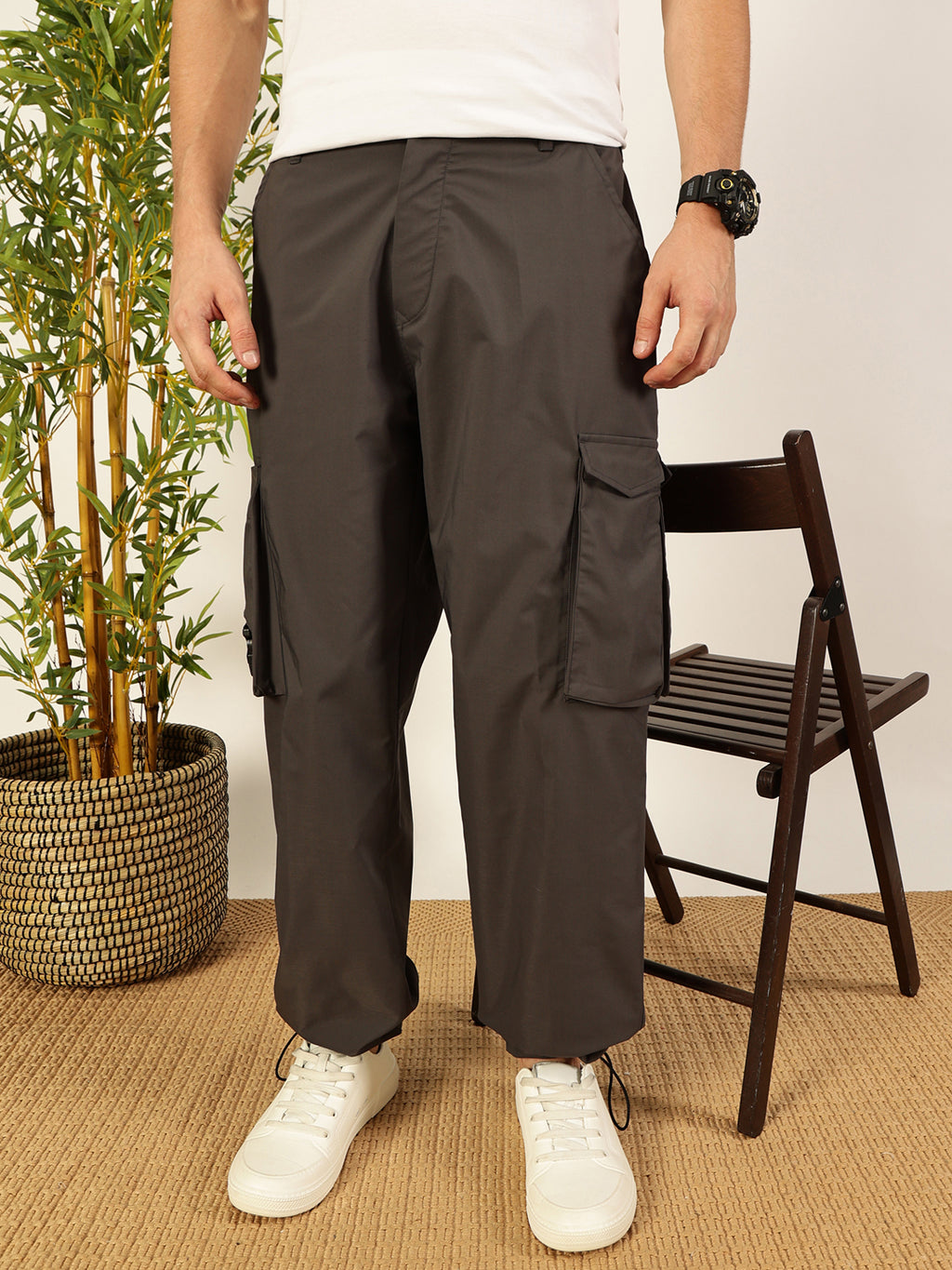 Thomas Scott Men Smart Loose Fit Mid-Rise Easy Wash Cotton Cargos Trousers