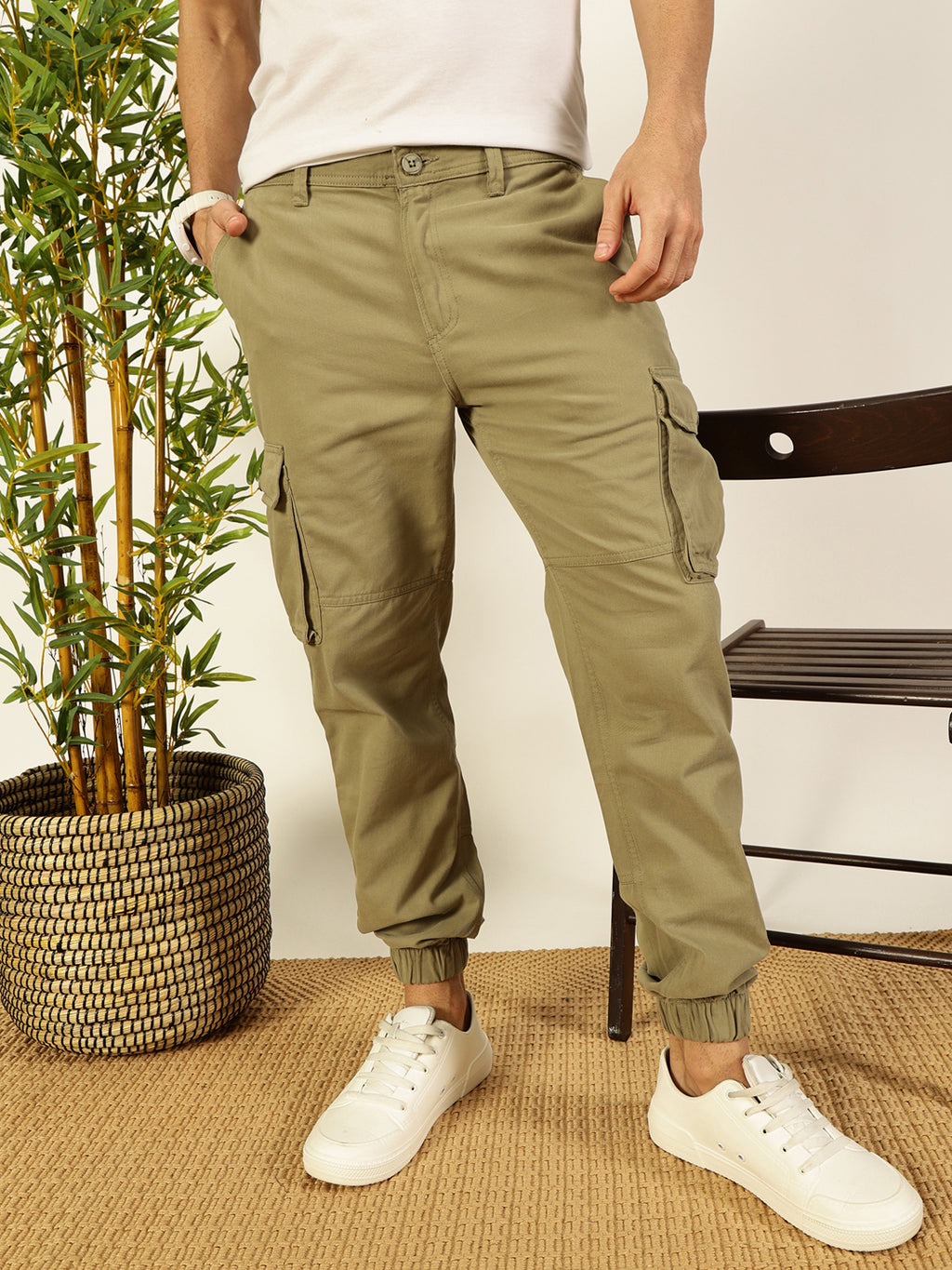 Mint Classic Regular Fit Easy Wash Cargos Trouser For Men