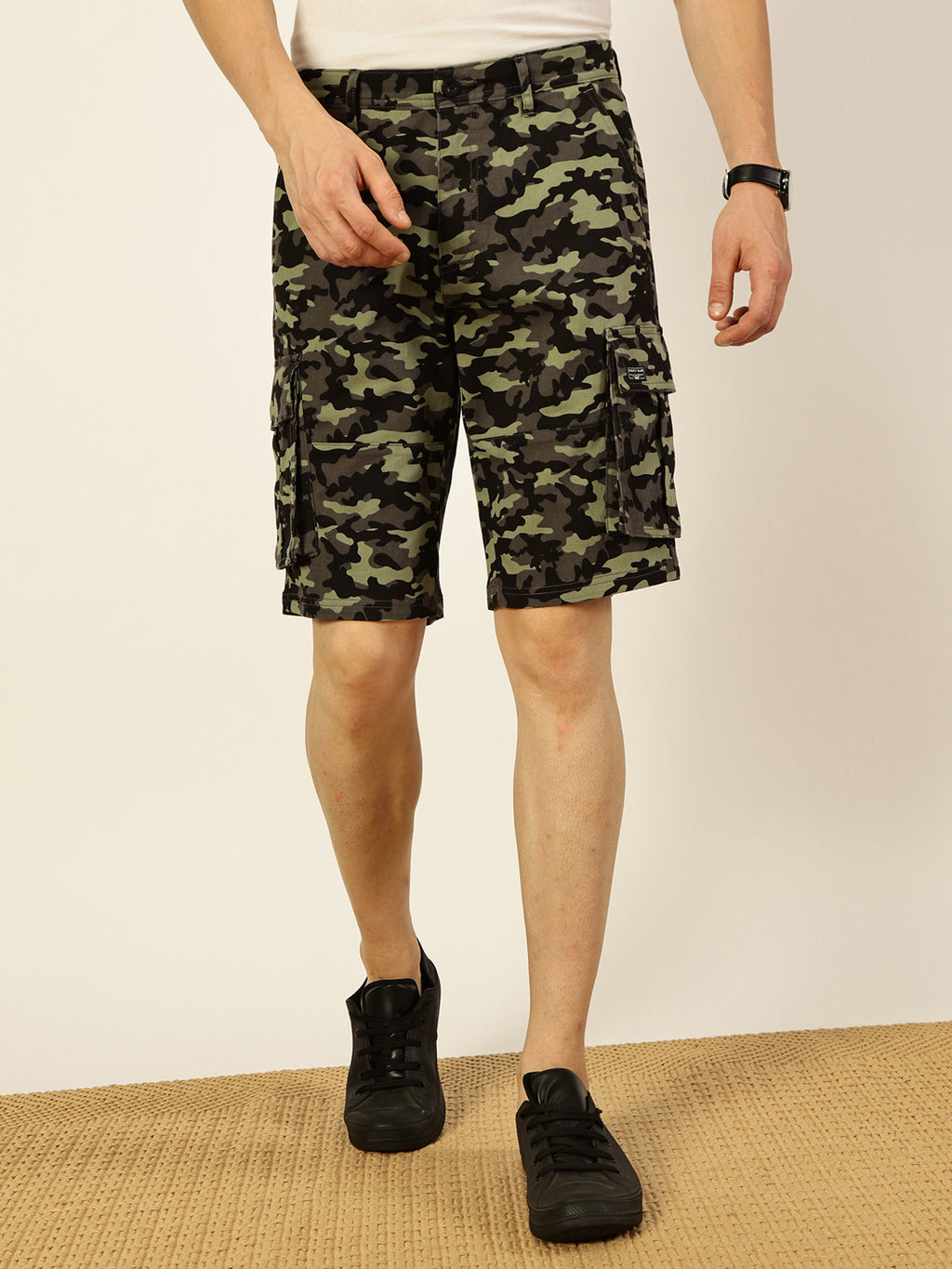 Thomas Scott Men Green Camouflage Printed Outdoor Cargo Shorts
