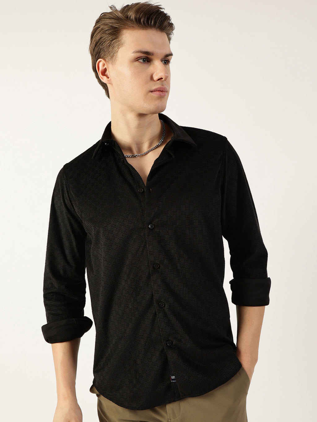 Thomas Scott Men Black Classic Spread Collar Textured Solid Slim Fit Casual Shirt