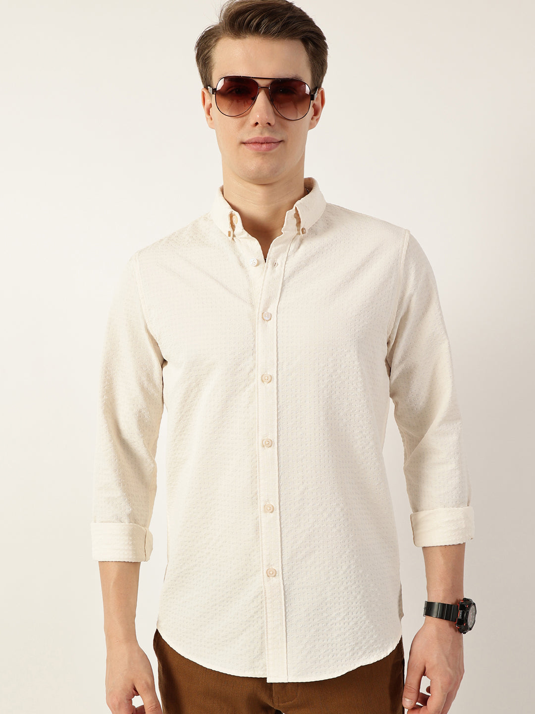 Thomas Scott Men White Smart Button-Down Collar Textured Solid Slim Fit Casual Shirt