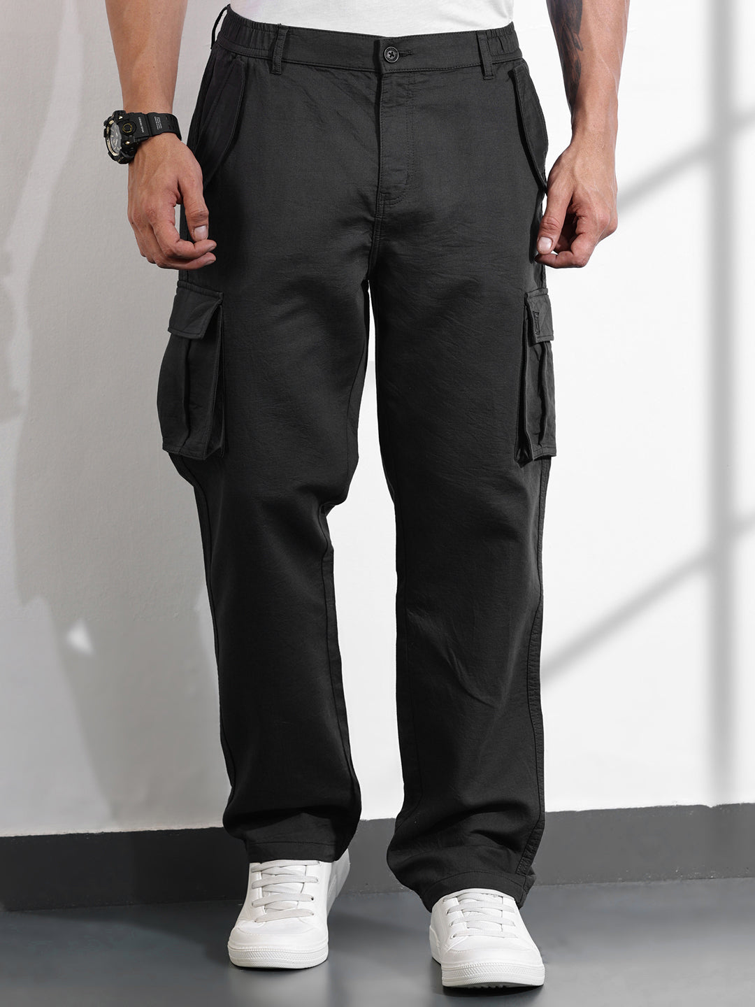 Thomas Scott Men DarkGrey Relaxed Fit Solid Cargo Trousers