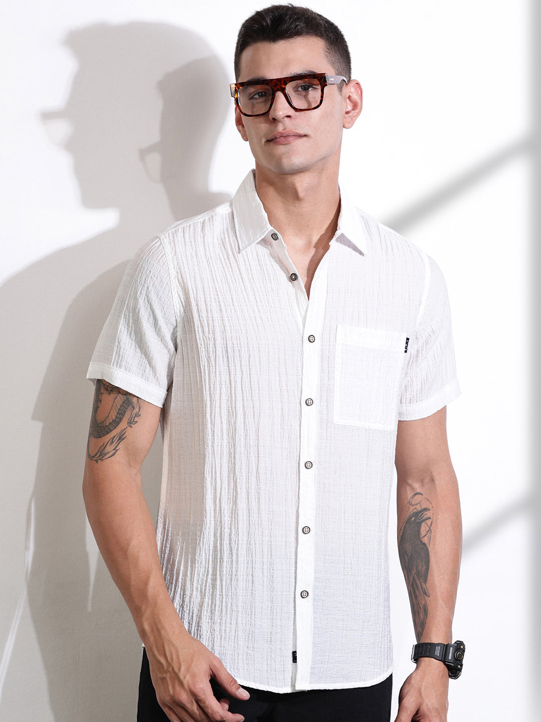 Thomas Scott Men White Slim Fit Textured Seersucker Casual Shirt