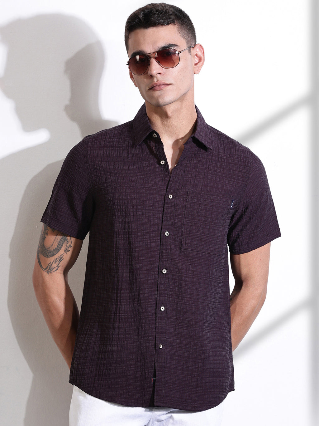Thomas Scott Men DarkGrey Slim Fit Textured Seersucker Casual Shirt