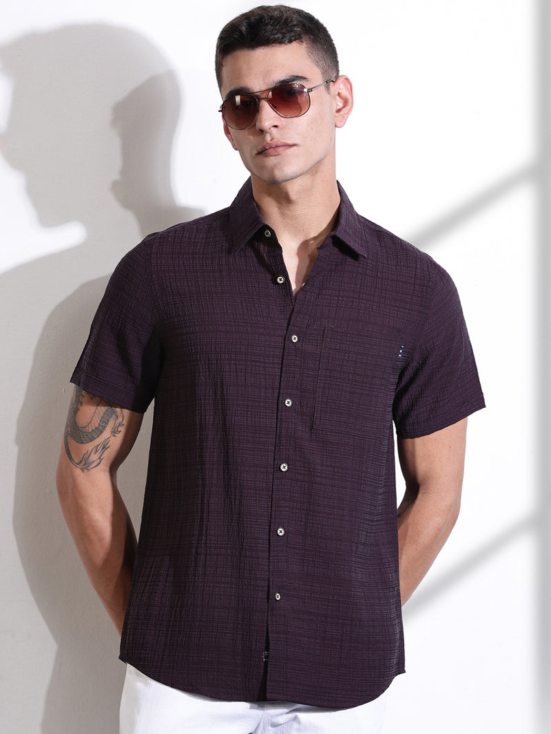 Thomas Scott Men DarkGrey Slim Fit Textured Seersucker Casual Shirt