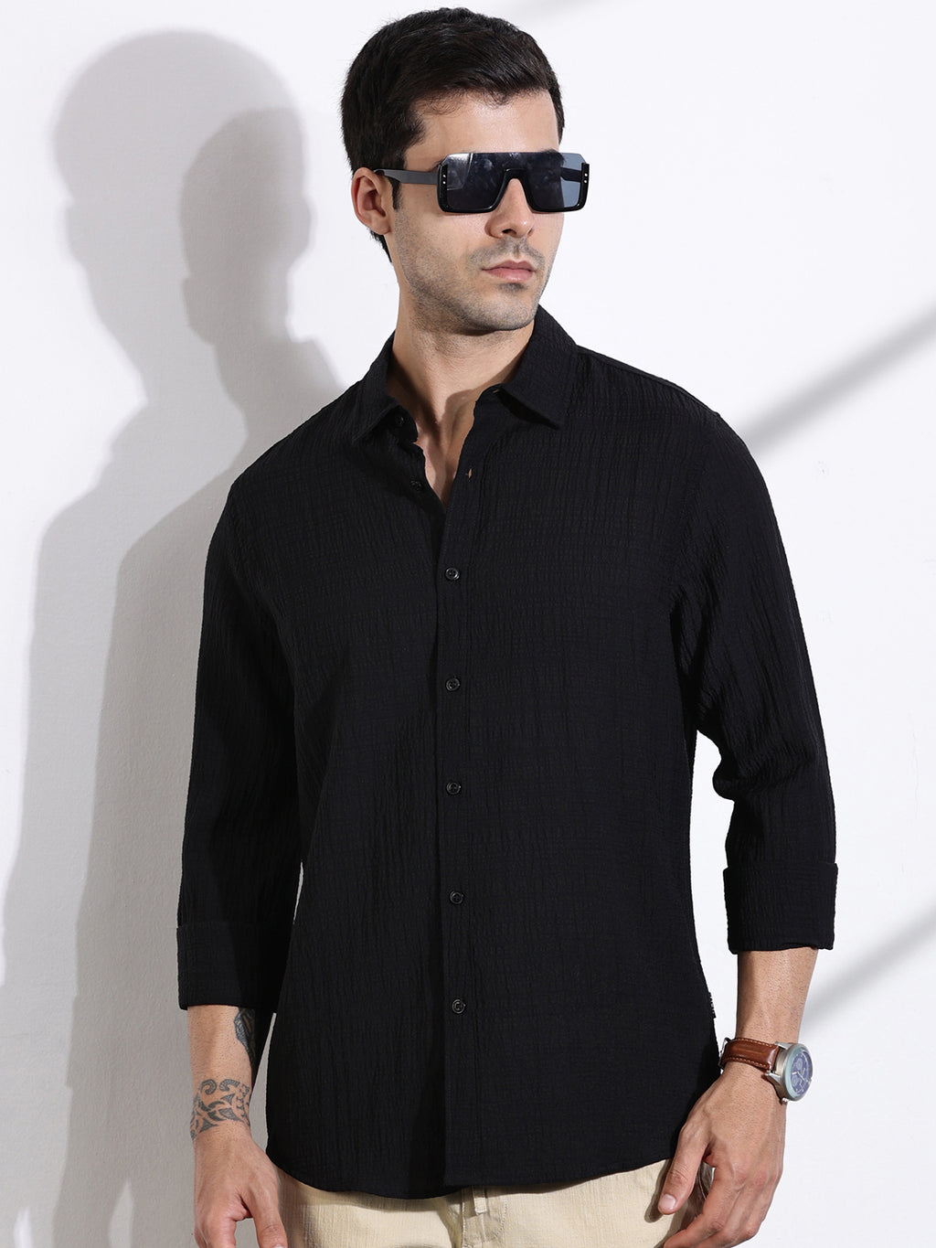Thomas Scott Men Black Slim Fit Solid Seersucker Casual Shirt