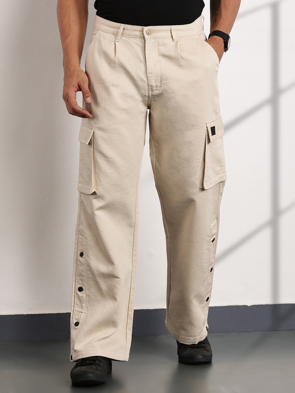 Thomas Scott Men Cream Mid-Rise Relaxed Fit Woven Cargo Trousers