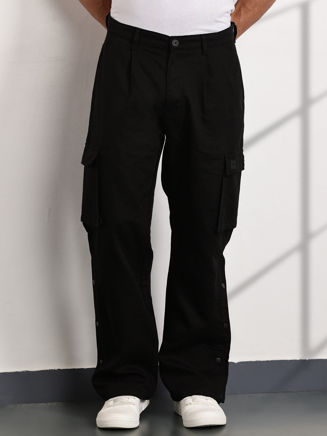 Thomas Scott Men Black Mid-Rise Relaxed Fit Woven Cargo Trousers