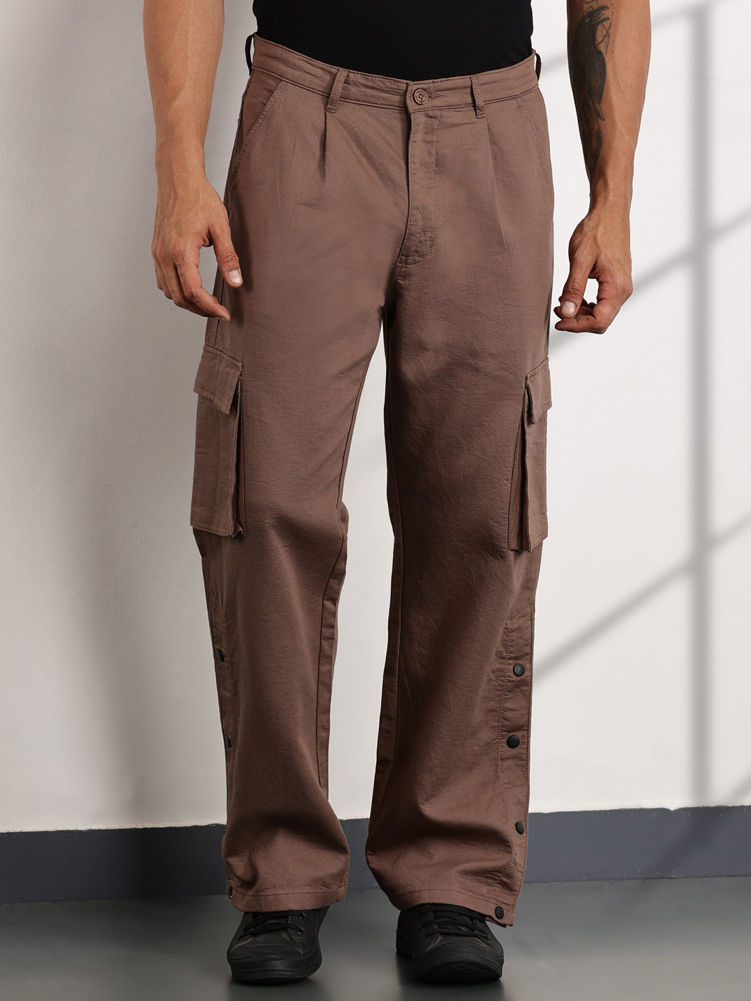 Thomas Scott Men LightBrown Mid-Rise Relaxed Fit Woven Cargo Trousers