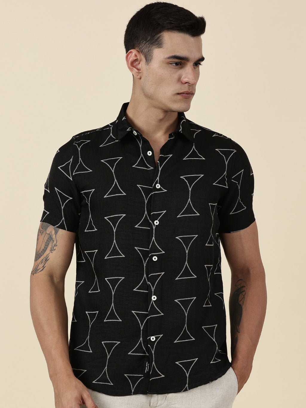Thomas Scott Men Black Slim Fit Short Sleeves Geometric Print Casual Shirt