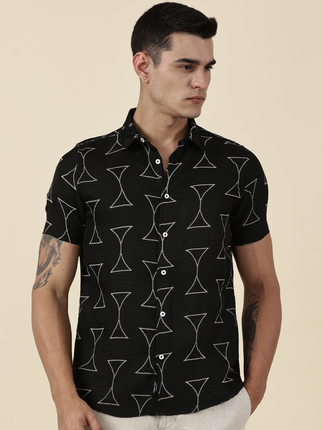 Thomas Scott Men Black Slim Fit Short Sleeves Geometric Print Casual Shirt
