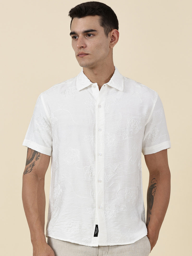 Thomas Scott Men White Regular Fit Short Sleeves Spread Collar Embroidered Shirt