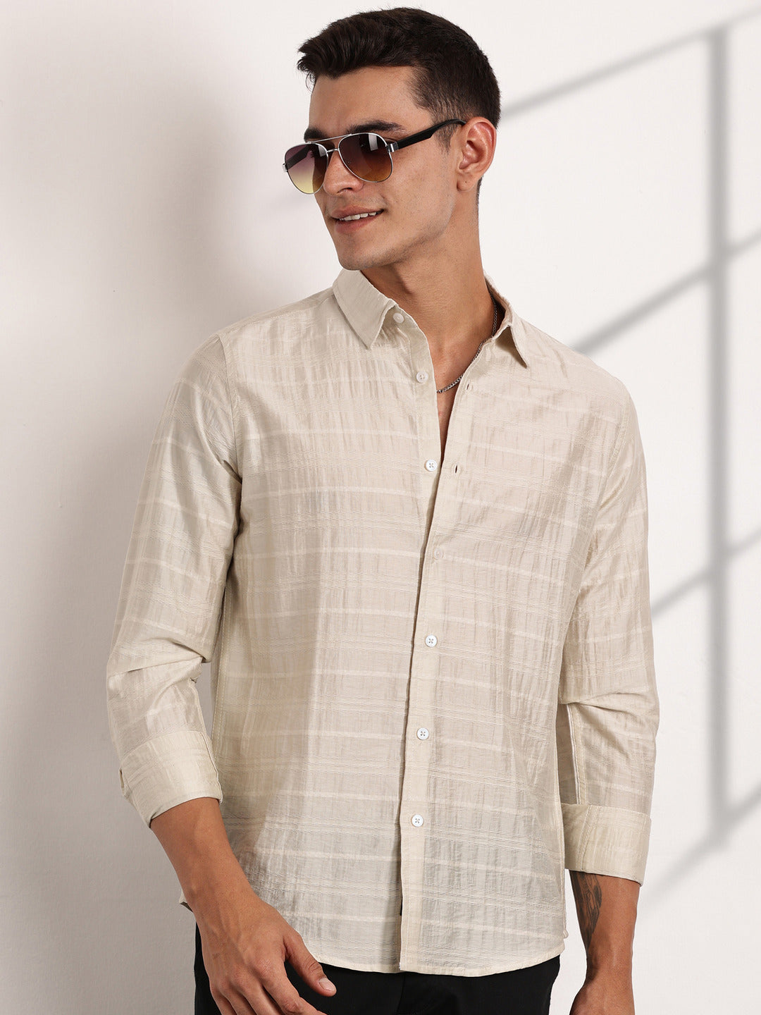 Thomas Scott Men Cream Slim Fit Long Sleeves Horizontal Stripes Casual Shirt